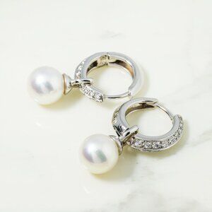 18k White Gold Diamond and Pearl Drop Earrings
